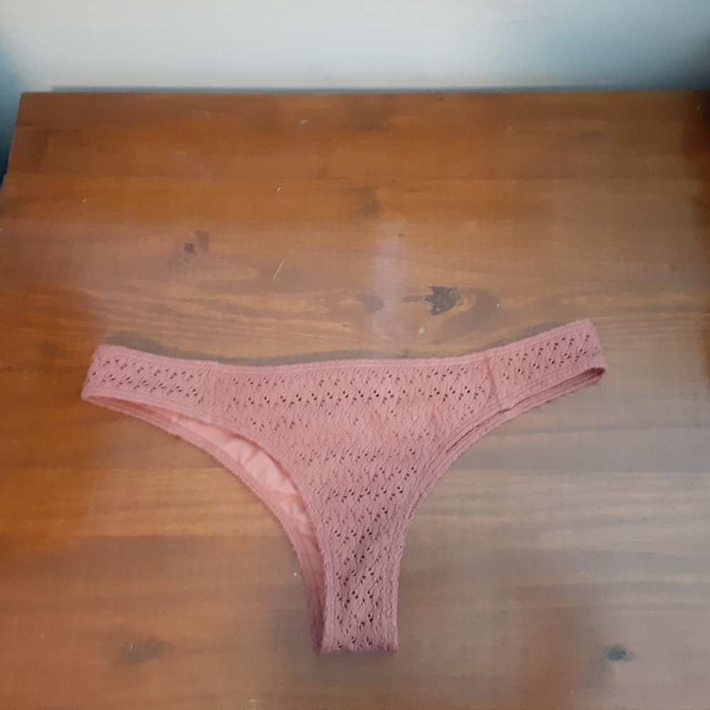 Hollister Terracotta Clay Red Crochet Bikini Bottom - Picture 8 of 9